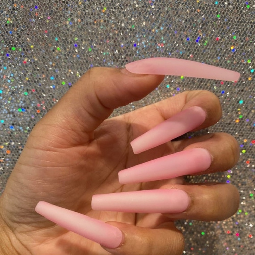 Press on nails